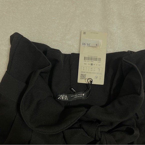 Zara Black Paperbag Shorts High
Waisted Size L NEW - Picture 5 of 10